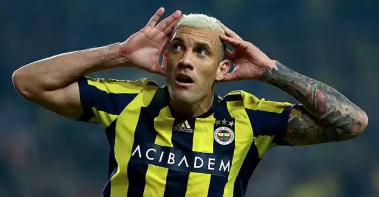 Fenerbahçe'ye Brezilyalı golcü Tiquinho Soares'i önerdiler