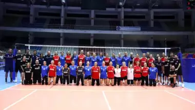 Voleybol Kadın Milli Takımı'nın Yunanistan ile yaptığı ikili kamp sona erdi