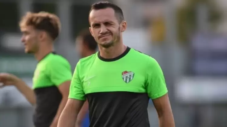 Namiq Alasgarov, Bursaspor'la olan sözleşmesini feshetti