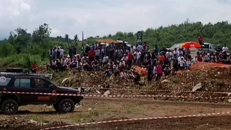 Düzce'de Off-Road yarışçıları kıyasıya mücadele etti