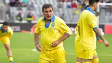 Form geçici klas kalıcı! Hagi 57 yaşında asist yaptı