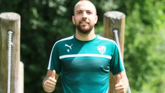 Eski futbolcu Sercan Yıldırım'ın yeni tarzı herkesi şaşırttı!