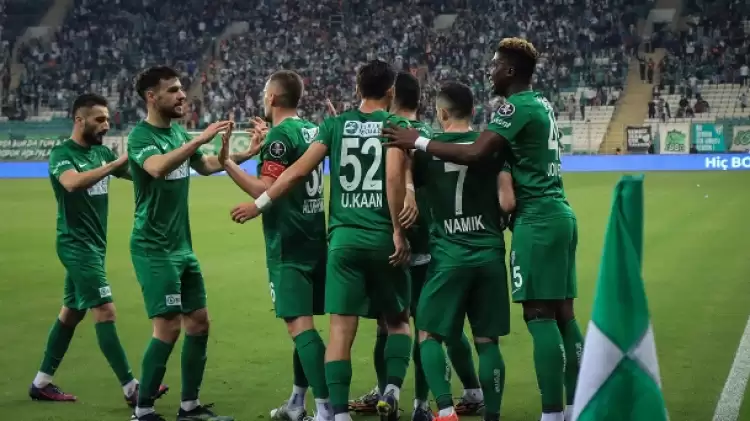 Bursaspor’un yeni formaları görücüye çıktı