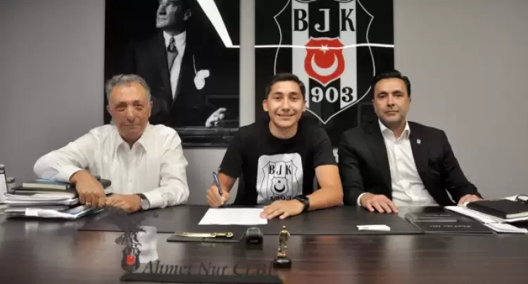 Beşiktaş Emirhan ilkhan ile 3 yıllık sözleşme imzaladı