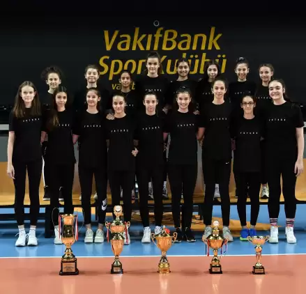 Tüm Yaş Gruplarında Tek Şampiyon VakıfBank 