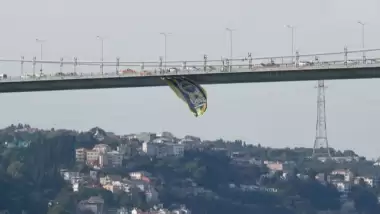 Fenerbahçe bayrağı köprüde!