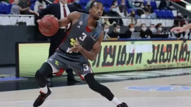 Pınar Karşıyaka Lokomotiv Kuban'dan Errick McCollum'u Transfer Etti