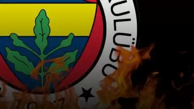 Fenerbahçe üç isim ile yollarını ayırdı 