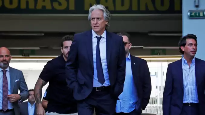 Fenerbahçe'de yolcular belli oldu! 2 oyuncu bonservissiz gidiyor