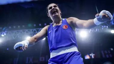  Busenaz Sürmeneli yarı finalde!