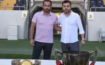 Theofanis Gekas geri döndü