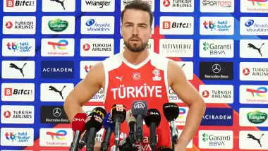 Melih Mahmutoğlu: "Avantajlı gitmek için İngiltere maçı çok önemli"