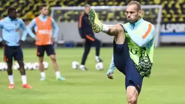 Wesley Sneijder'e kötü haber! O reklamlarda oynaması yasaklandı