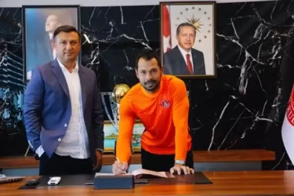 Serkan Kırıntılı, Süper Lig ekibiyle sözleşme imzaladı!