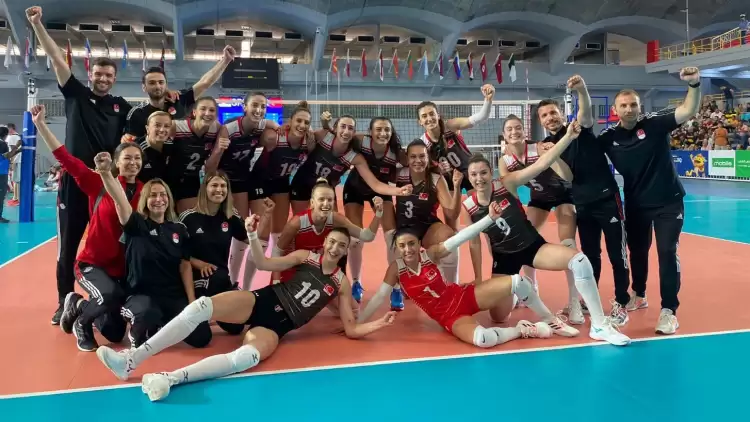 Sırbistan'ı 3-0 Mağlup Eden Kadın Voleybol Milli Takımı, Finale Yükseldi