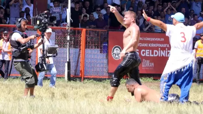 İşte 661. Tarihi Kırkpınar Yağlı Güreşleri'nde yarı finale yükselenler