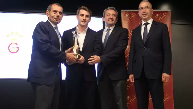 Galatasaray'da Yılın Sporcusu Ödülü Kerem Aktürkoğlu'nun Oldu