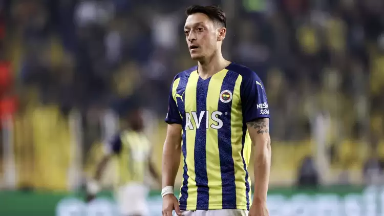 Fenerbahçe, Mesut Özil'in sözleşmesini karşılıklı olarak feshetti