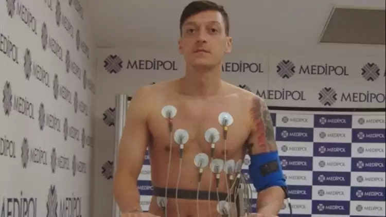 Mesut Özil, Sağlık Kontrolünden Geçirildi