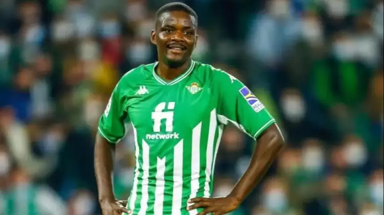 Lyon, G.Saray ve F.Bahçe'nin İlgilendiği William Carvalho'yu Transfer Etmek İstiyor