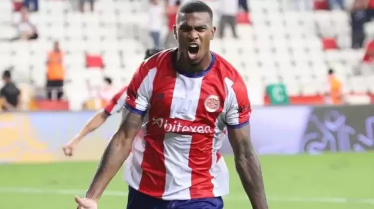 Antalyaspor’da Haji Wright, 3+1 yıllık sözleşmeye imza atacak