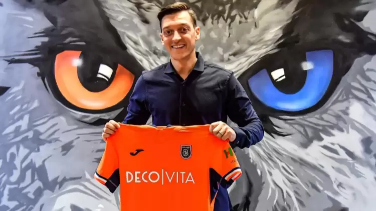 Başakşehir, UEFA'ya 23 kişilik kadroyu bildirdi! Mesut Özil...