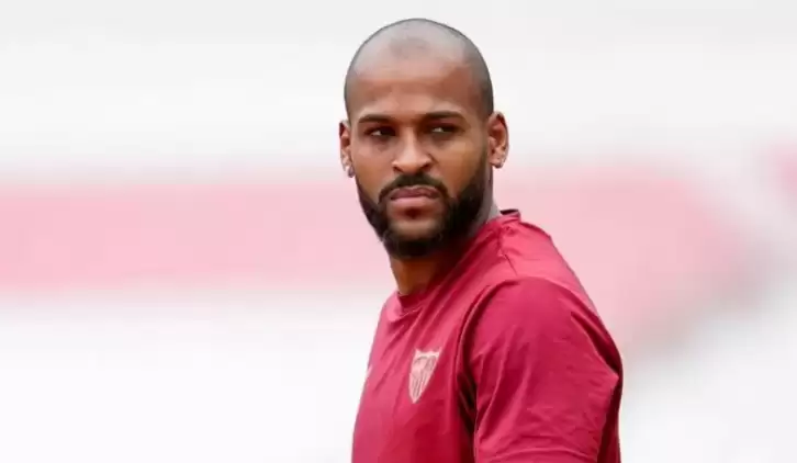 Marcao'yu transfer eden Sevilla, Galatasaray'ın talip olduğu Mert Müldür'ü istiyor