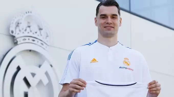 Real Madrid, Hırvat oyuncuyu transfer etti