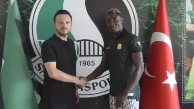 Sakaryaspor, Patrick Banza ile sözleşme imzaladı