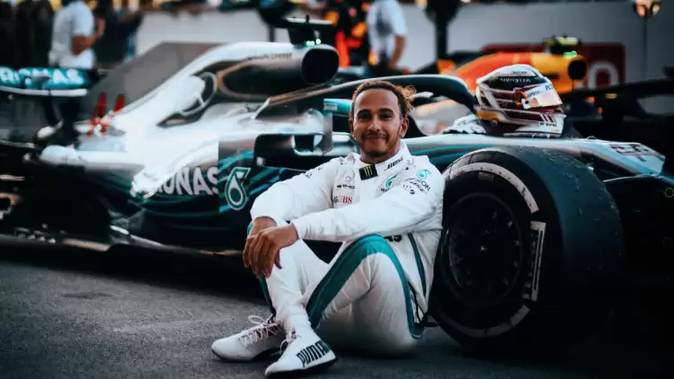 Lewis Hamilton, Mercedes ile Yeni Sözleşme İmzalamak istiyor