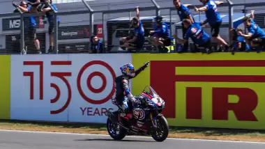 Milli motosikletçi Toprak Razgatlıoğlu, Çekya'da 2. olarak podyuma çıktı