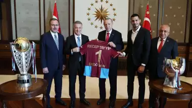 Cumhurbaşkanı Erdoğan, Trabzonspor'u kabul etti