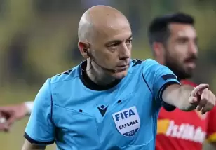 Bir devir kapandı! Ünlü hakem düdüğünü astı