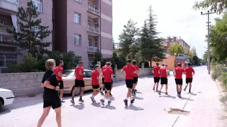 Konyaspor'un rakibi Vaduz, son antrenmanını Konya sokaklarında yaptı