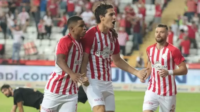 Antalyaspor'un lisans çıkarmadığı Gustavo Blanco Leschuk İspanya'da tribünde!