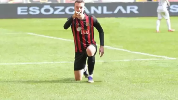 Es-Es'in genç golcüsü Süper Lig'e mi transfer oluyor? Resmi açıklama...