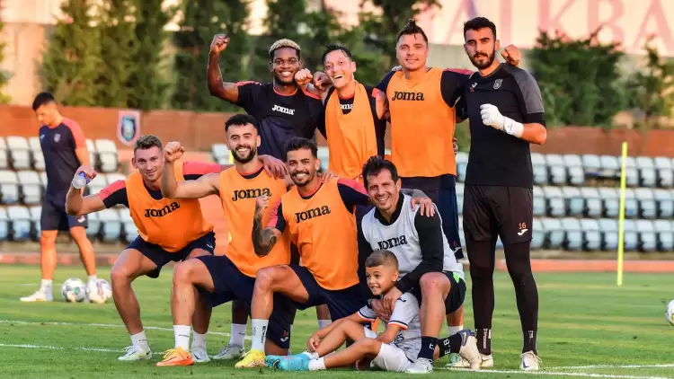 Medipol Başakşehir, Mesut Özil'i UEFA Listesine Ekledi