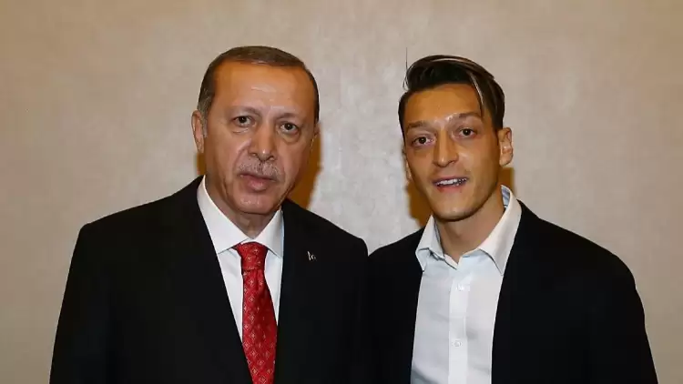 Cumhurbaşkanı Erdoğan’dan Mesut Özil’e saat hediyesi! 