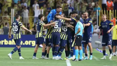 Fenerbahçe'nin UEFA kadrosu yolcuları belli etti