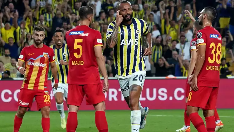 Fenerbahçe-Kayserispor Maçında Kafadan Tehlike!