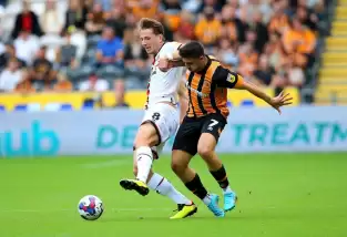 Hull City, lidere boyun eğdi