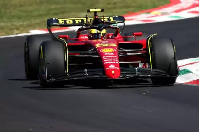 Formula 1 İtalya Grand Prix'sinde pole pozisyonu Ferrari'den Charles Leclerc'in