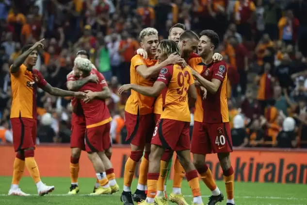 Galatasaray Yunus Akgün, Nelsson ve Sacha Boey'e zam yapıyor