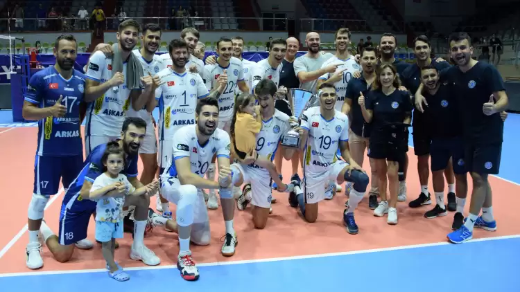 8. TSYD İzmir Voleybol Turnuvası’nda kazanan Arkasspor