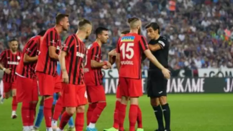 Gaziantep FK'den maç sırasında hakem Mete Kalkavan paylaşımı