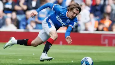 Taraftar eleştirdi, kulüp sahip çıktı! "Onunla 5 yıllık imzaladık, 5 haftalık değil"