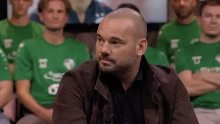 Wesley Sneijder, Yönetici Olarak Sahalara Dönmeye Hazırlanıyor