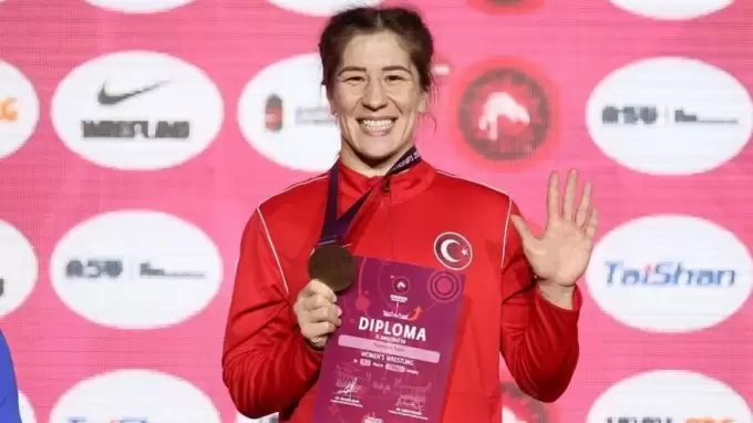 Yasemin Adar'dan kadınlara mesaj