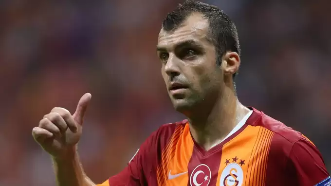 Galatasaraylı eski futbolcu Pandev futbolu bıraktı 