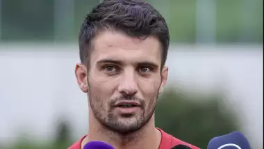 Galatasaraylı Dubois forma rekabeti için konuştu: Sacha Boey...